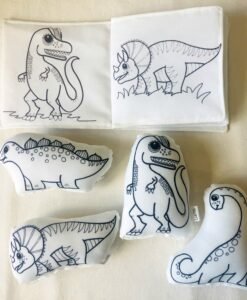 Tecido  livro pintar e lavar: DINOSSAUROS